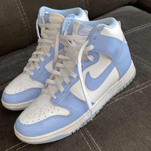 *SOLD* NIKE Wmns Dunk High ‘Aluminum’